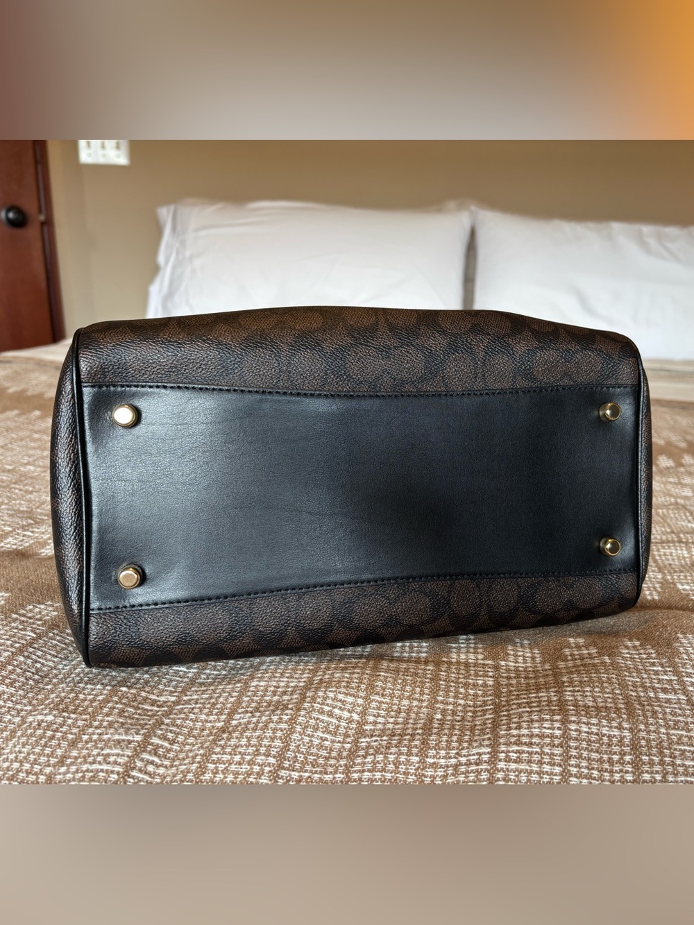 Coach Outlet Large Rowan in Maple Signature - Picture 4 of 6